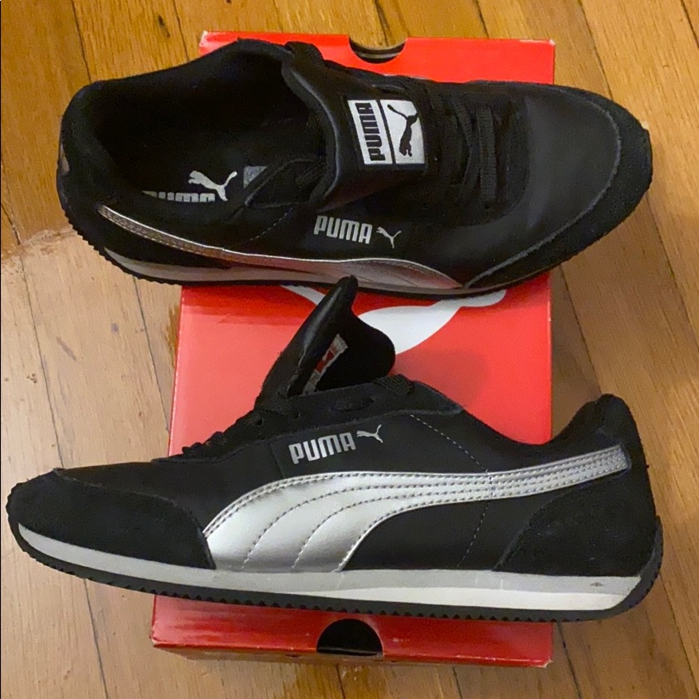 PUMA Sneakers
